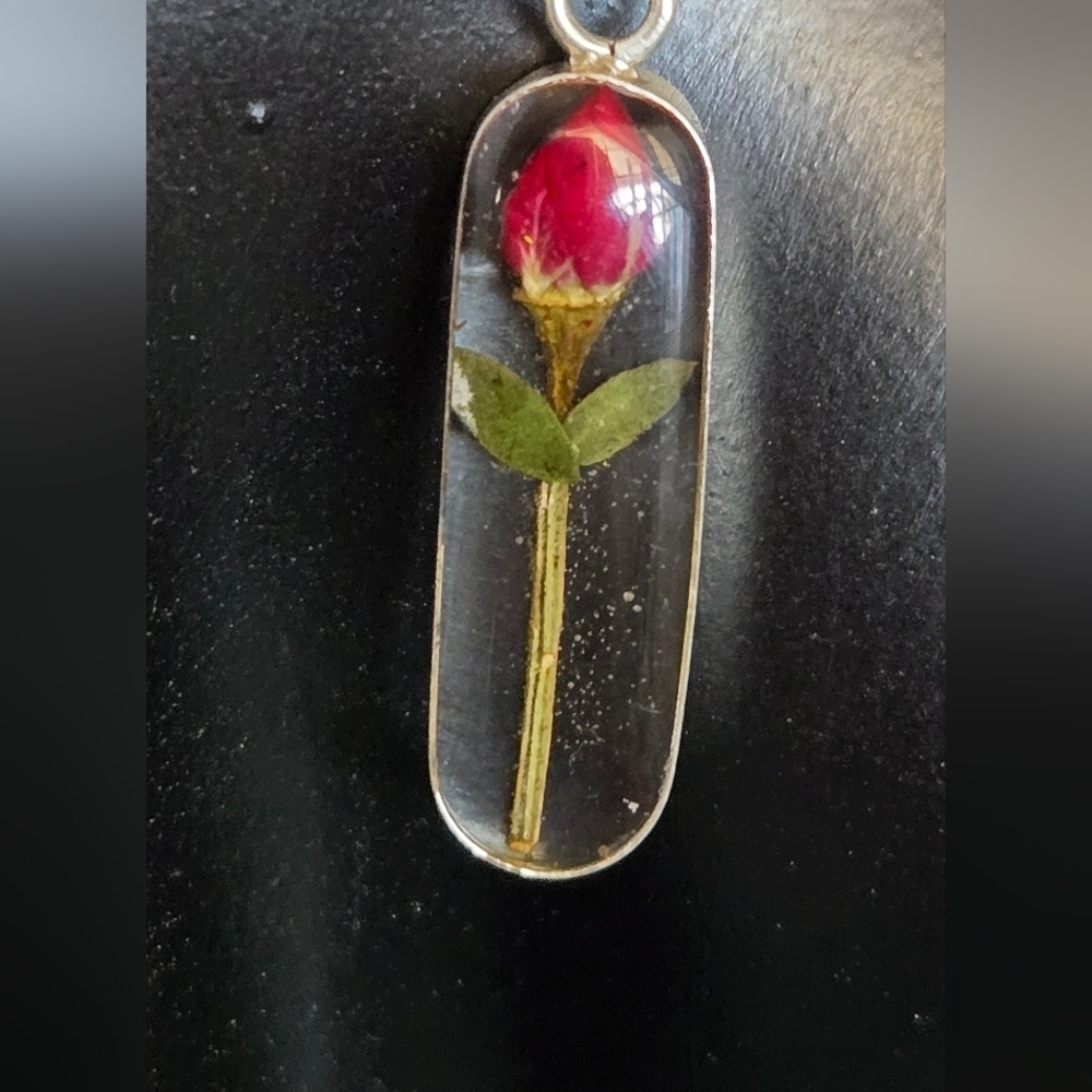 Elegant 925 Silver Necklace with Red Rose Pendant - Picture 7 of 8